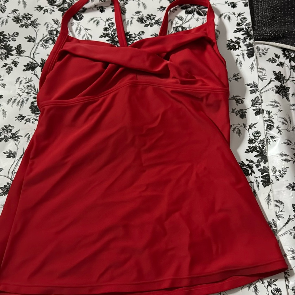 Red athleta top, Size 34 B/C Tall